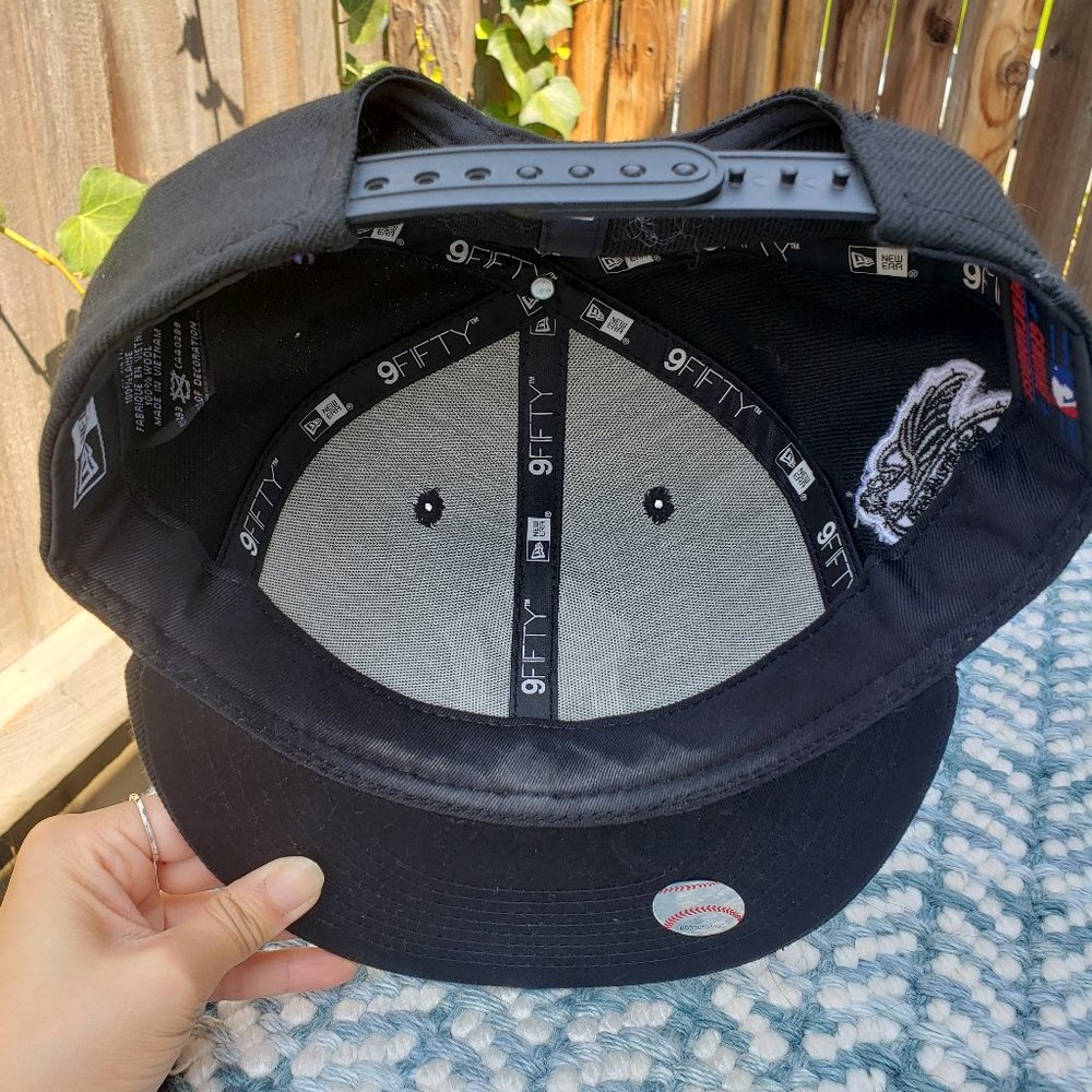 NEW ERA Black Glitter NY Snapback Hat! - Picture 4 of 16